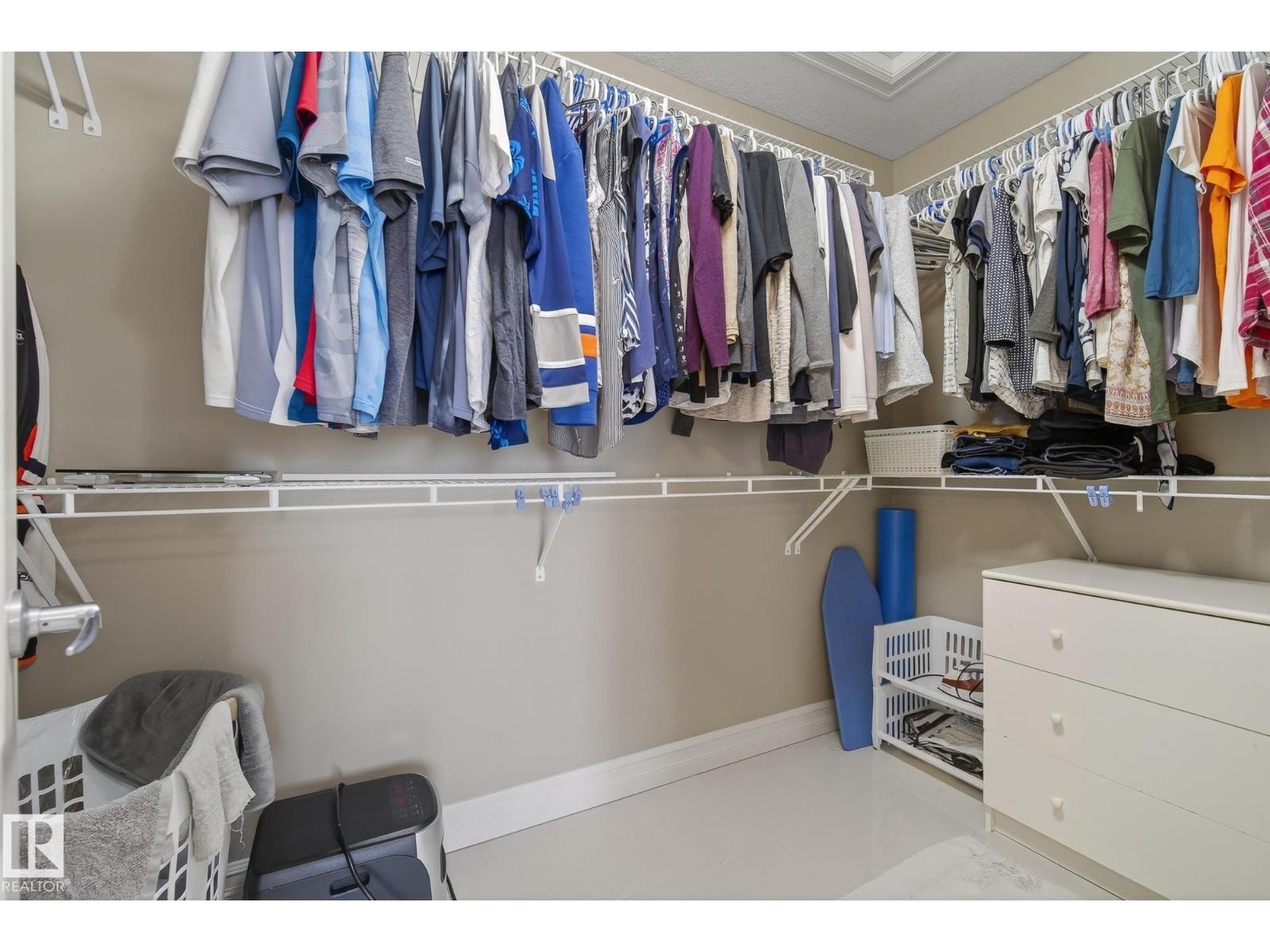 












12152 172 AV NW

,
Edmonton,




Alberta
T5X0H3

