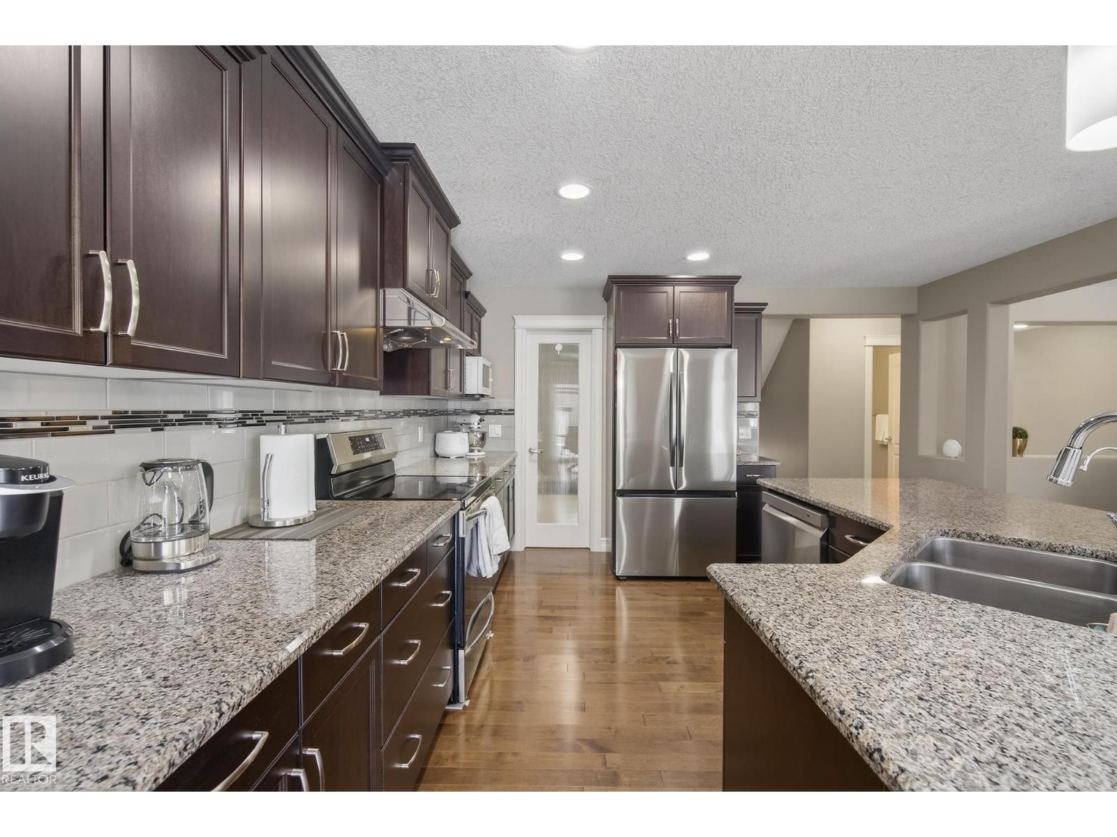 












12152 172 AV NW

,
Edmonton,




Alberta
T5X0H3

