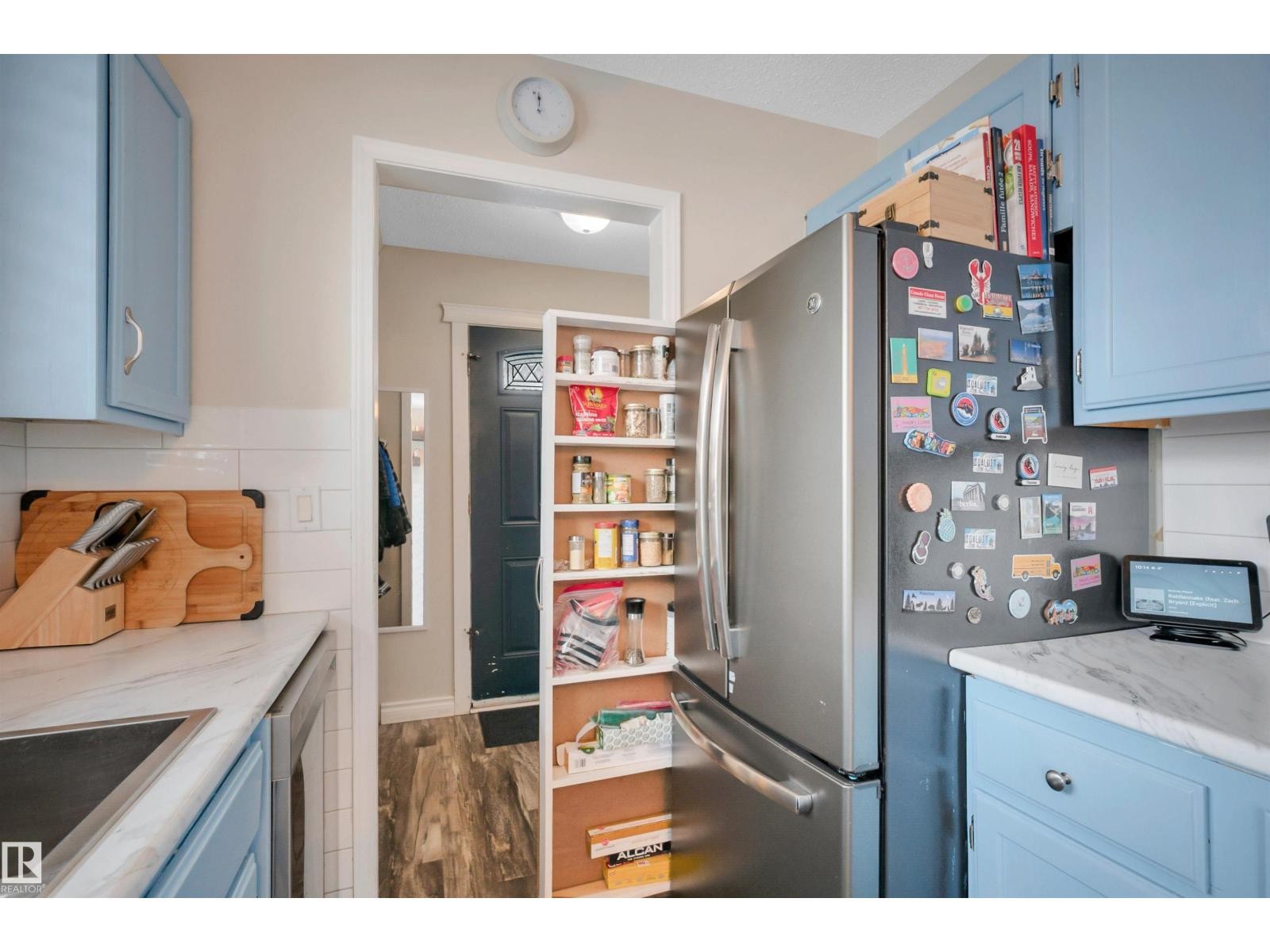 












34 WALDEN CR

,
St. Albert,




Alberta
T8N3V2

