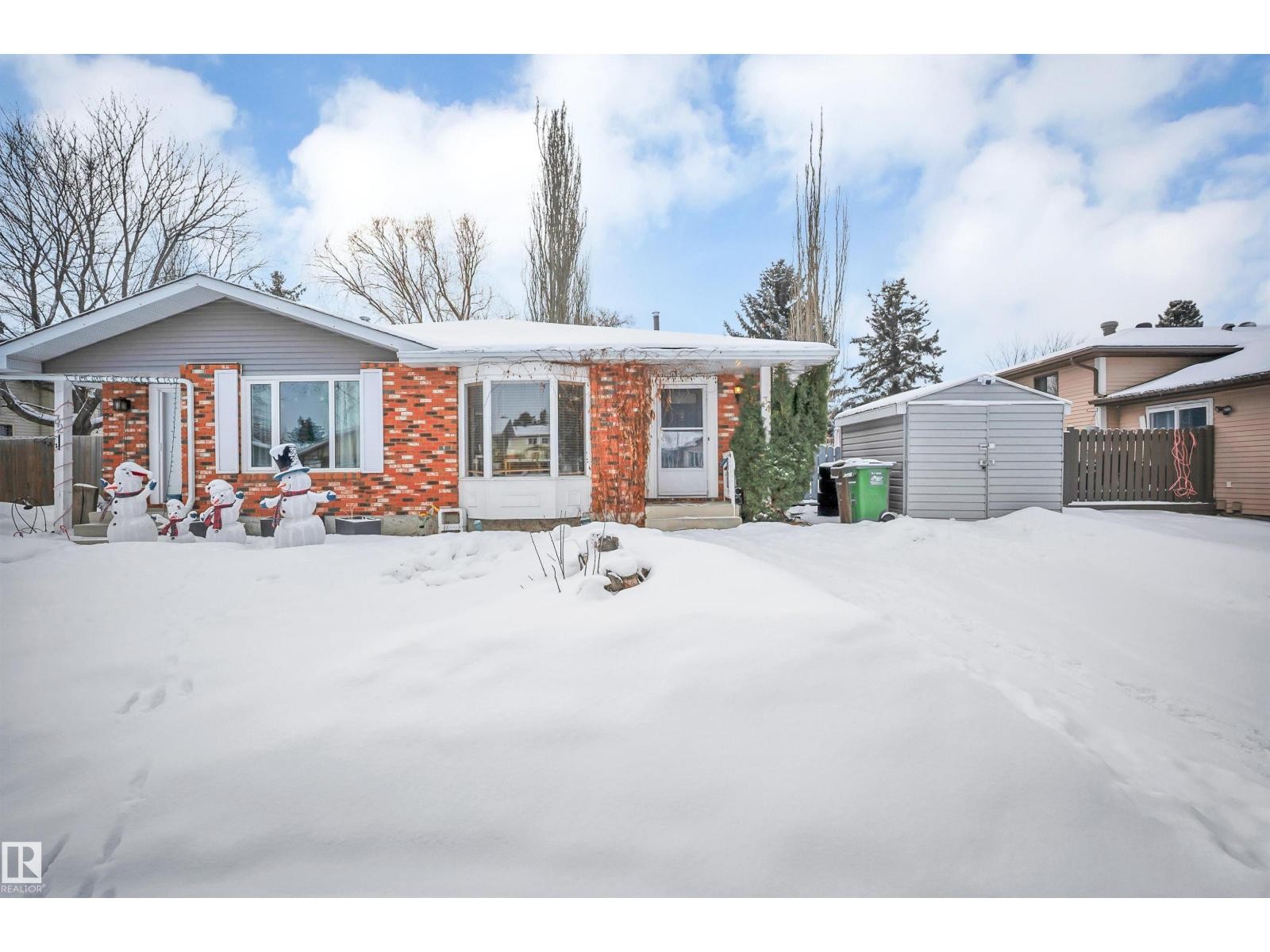 












34 WALDEN CR

,
St. Albert,




Alberta
T8N3V2

