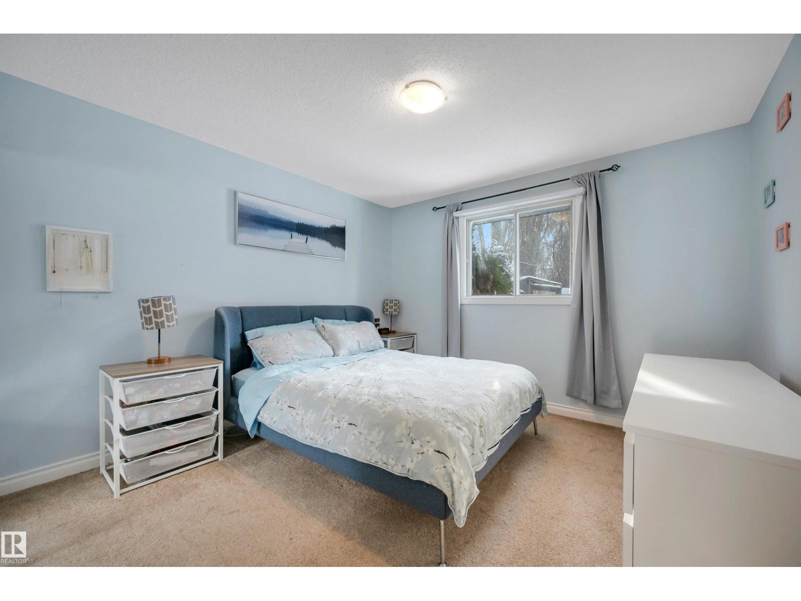 












34 WALDEN CR

,
St. Albert,




Alberta
T8N3V2

