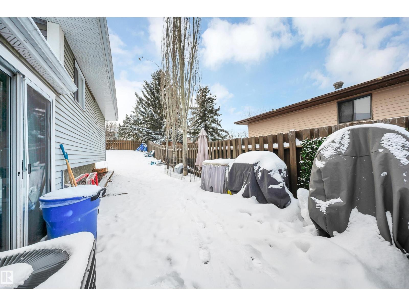 












34 WALDEN CR

,
St. Albert,




Alberta
T8N3V2

