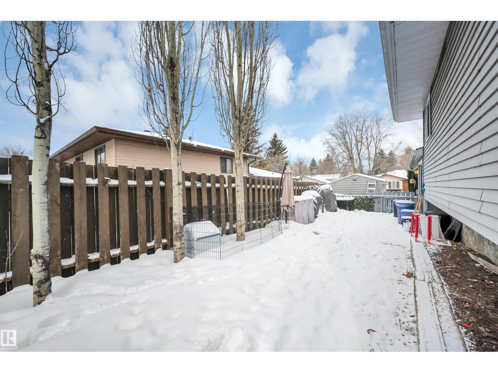 












34 WALDEN CR

,
St. Albert,




Alberta
T8N3V2

