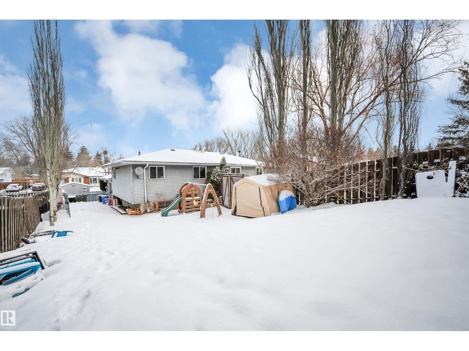 












34 WALDEN CR

,
St. Albert,




Alberta
T8N3V2

