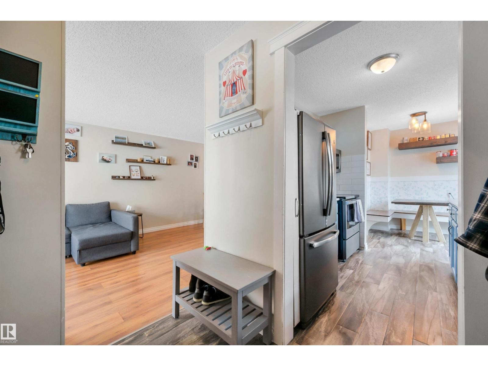 












34 WALDEN CR

,
St. Albert,




Alberta
T8N3V2

