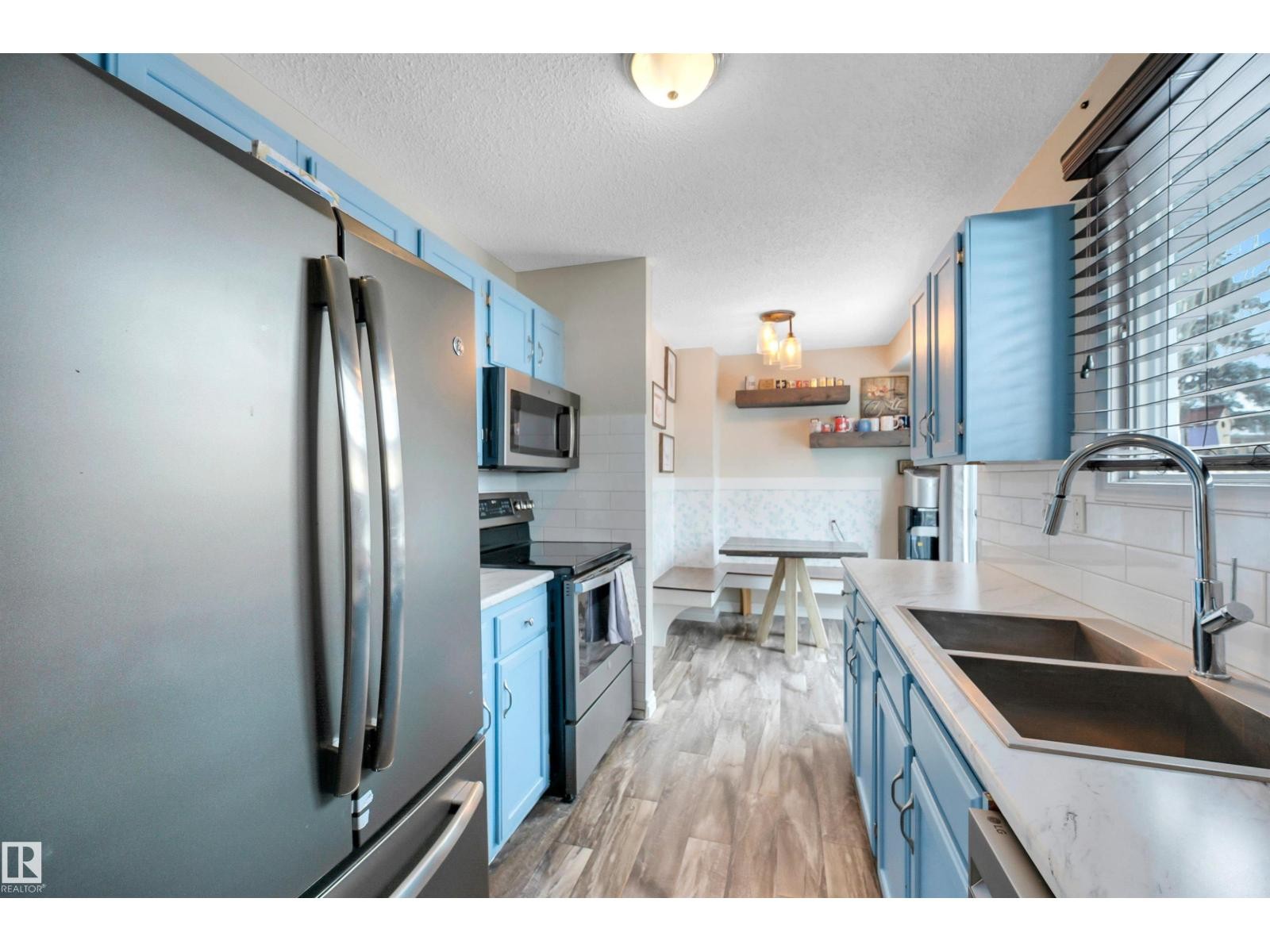 












34 WALDEN CR

,
St. Albert,




Alberta
T8N3V2

