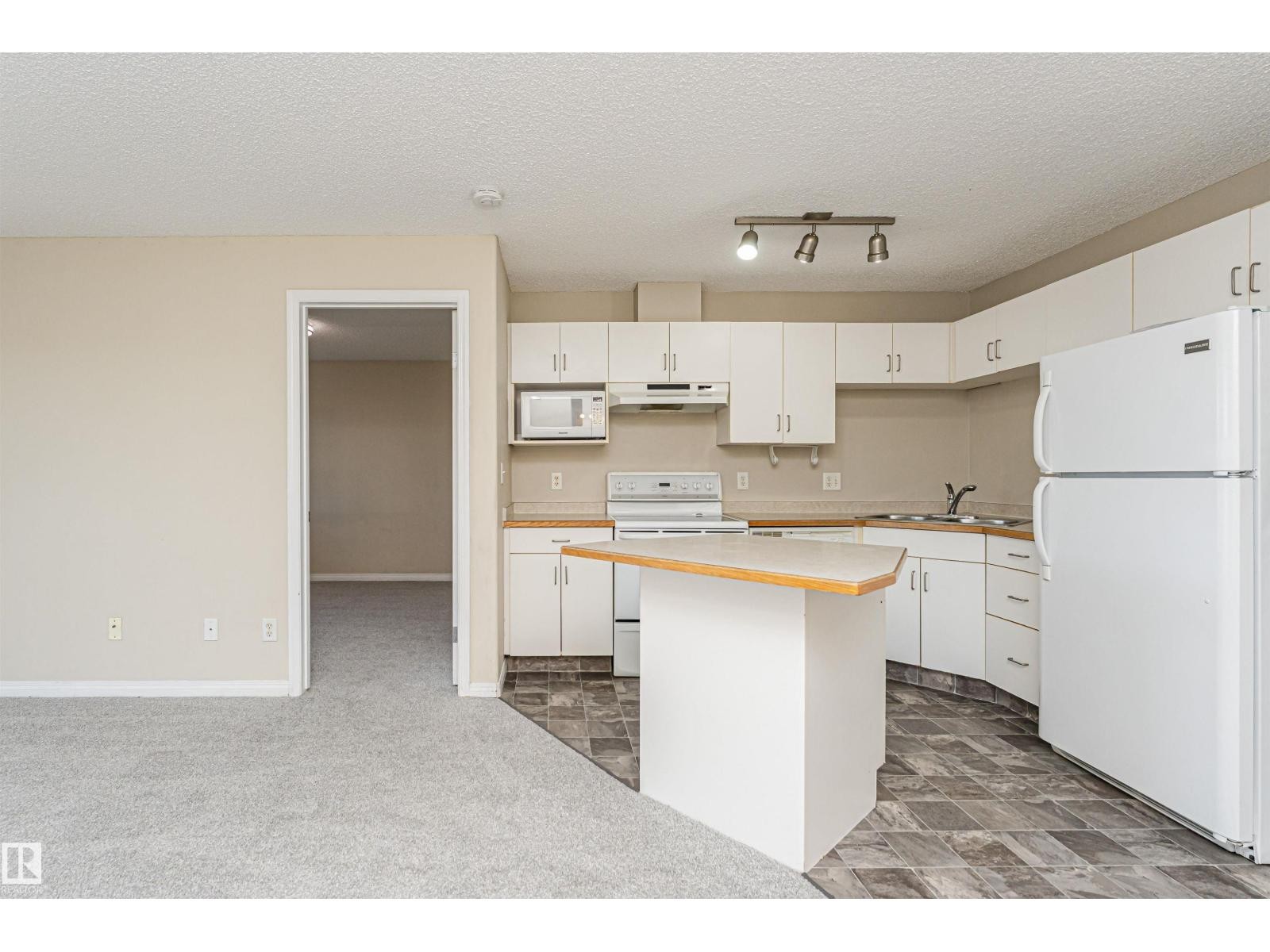 












#524 10535 122 ST NW

,
Edmonton,




Alberta
T5N4B7

