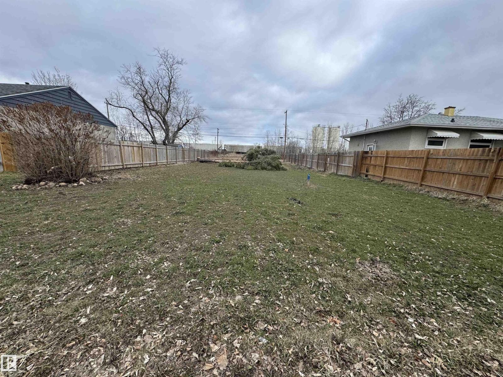 












10216 107 ST

,
Westlock,







Alberta
T7P2P5

