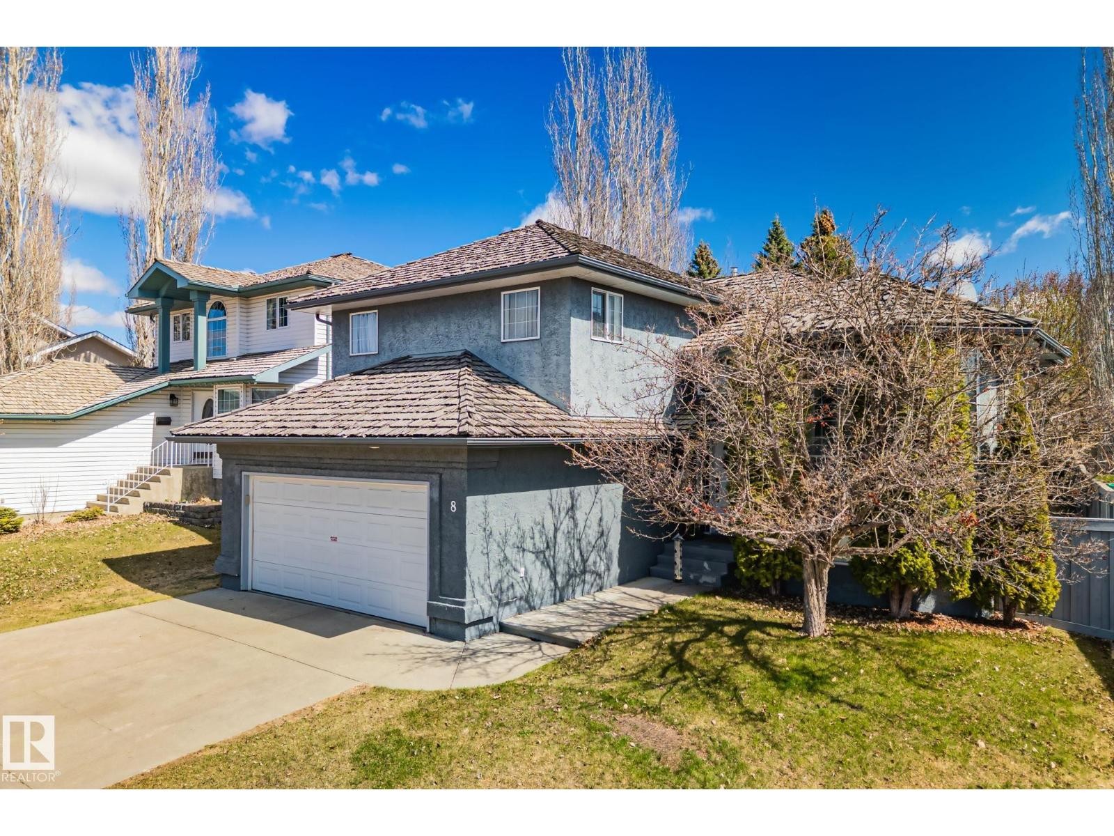 












8 OAKRIDGE DR S

,
St. Albert,




Alberta
T8N6E4

