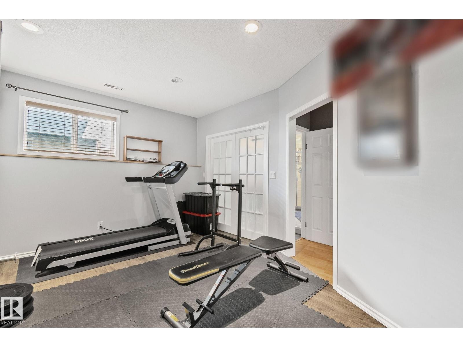 












8 OAKRIDGE DR S

,
St. Albert,




Alberta
T8N6E4

