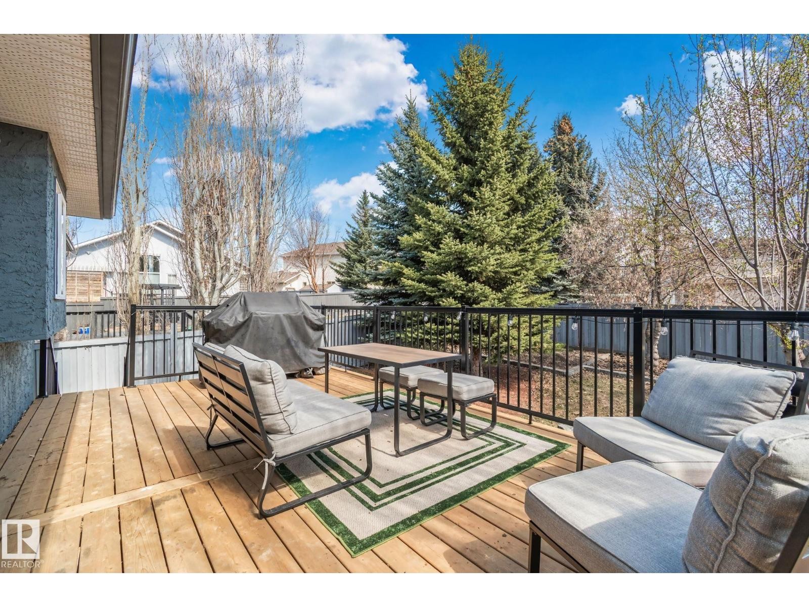 












8 OAKRIDGE DR S

,
St. Albert,




Alberta
T8N6E4

