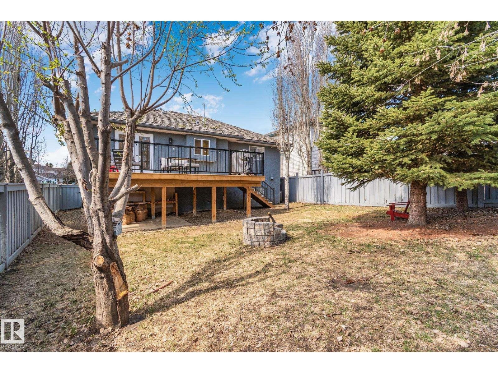 












8 OAKRIDGE DR S

,
St. Albert,




Alberta
T8N6E4

