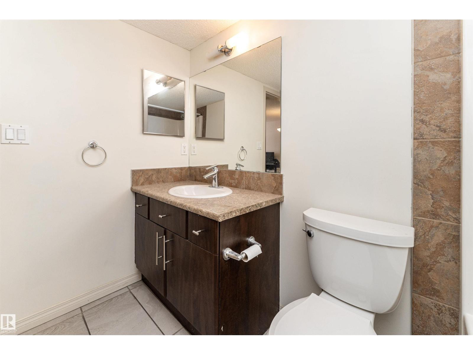 












#108 103 AMBLESIDE DR SW

,
Edmonton,




Alberta
T6W0J4


