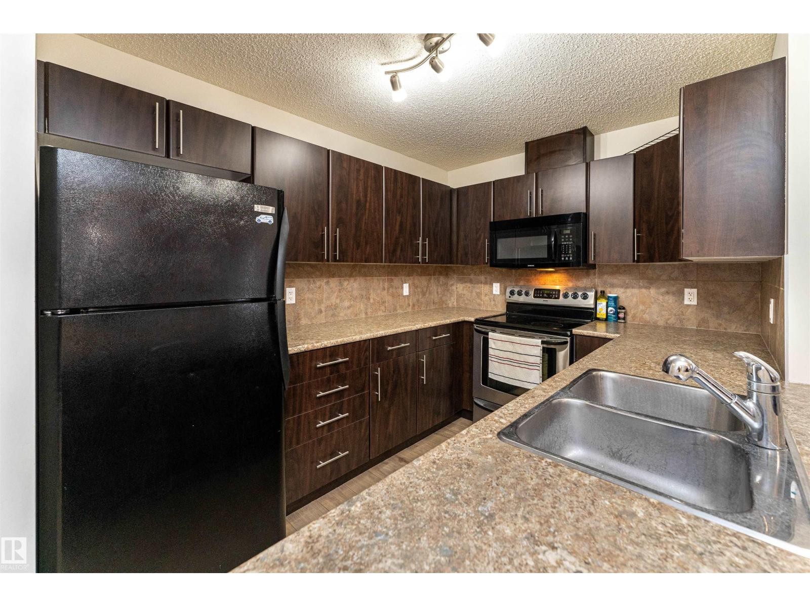 












#108 103 AMBLESIDE DR SW

,
Edmonton,




Alberta
T6W0J4

