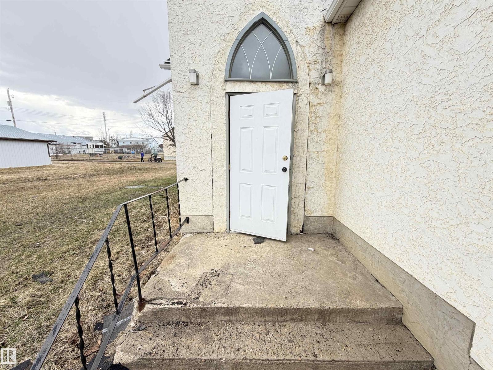 












5036 49 ST

,
Clyde,




Alberta
T0G0P0

