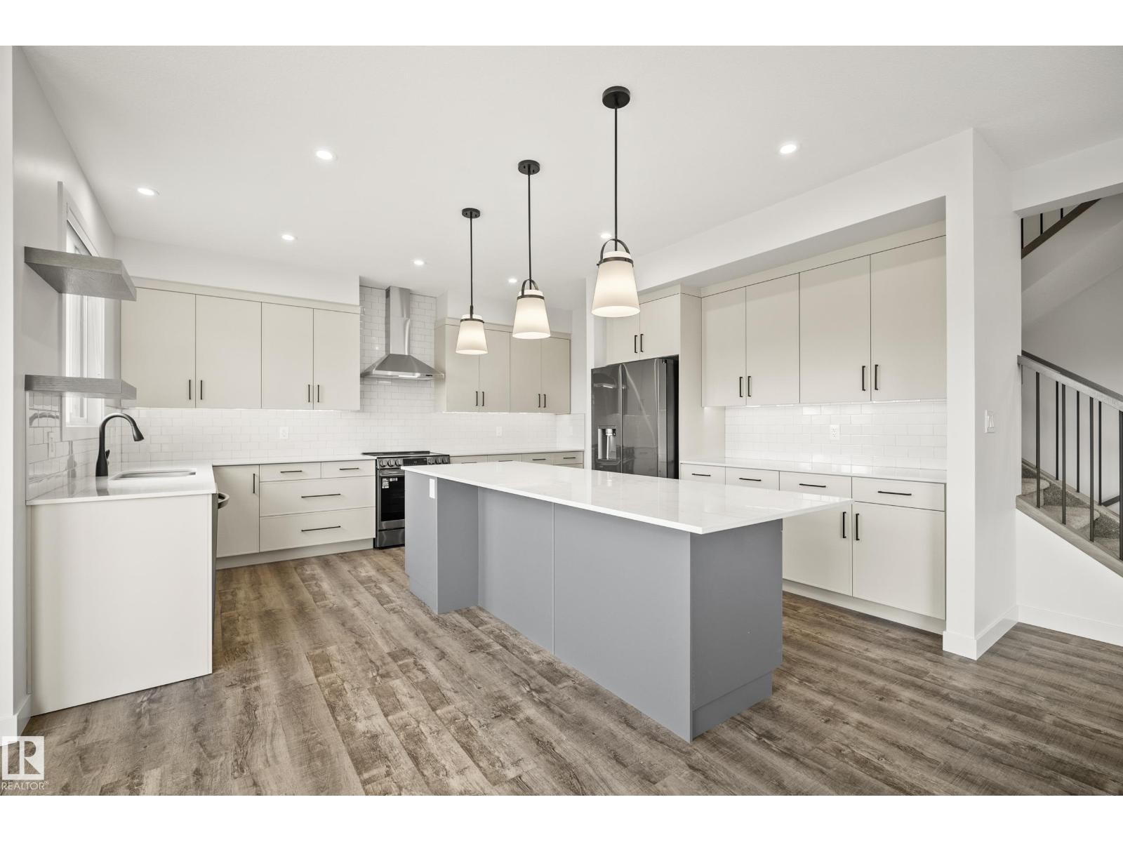 












31 PRESCOTT CL

,
Spruce Grove,




Alberta
T7X0R3

