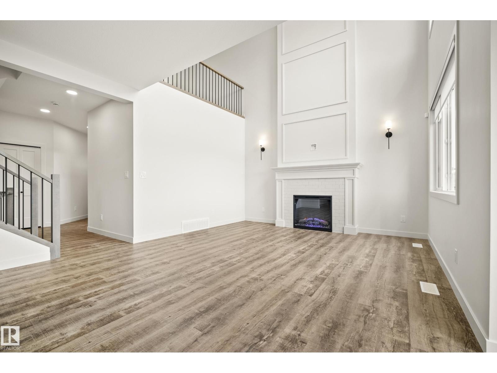 












31 PRESCOTT CL

,
Spruce Grove,




Alberta
T7X0R3

