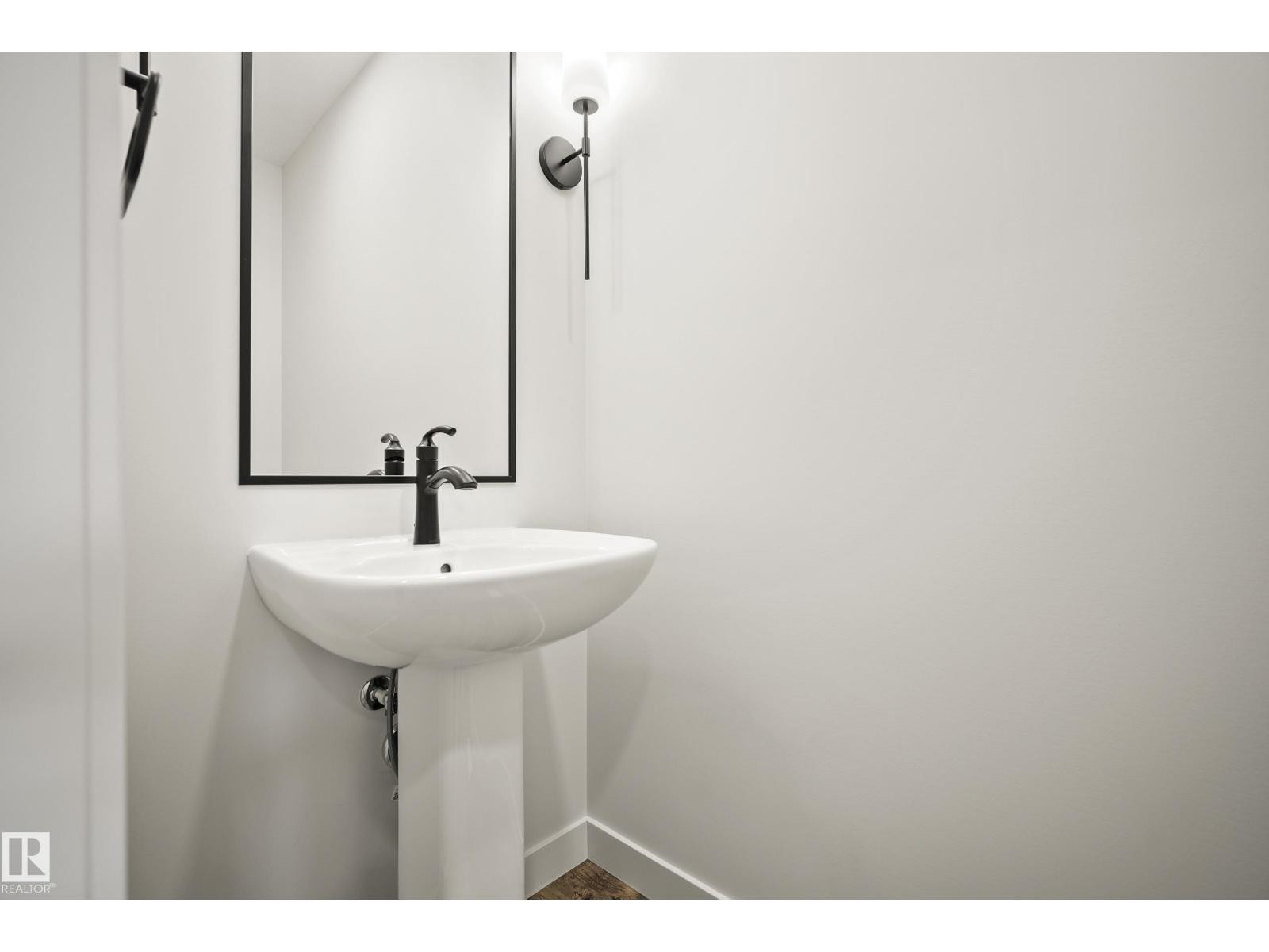 












31 PRESCOTT CL

,
Spruce Grove,




Alberta
T7X0R3

