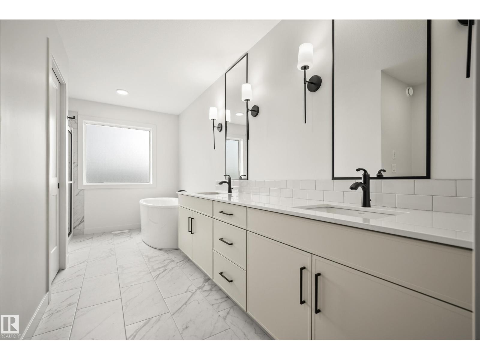 












31 PRESCOTT CL

,
Spruce Grove,




Alberta
T7X0R3

