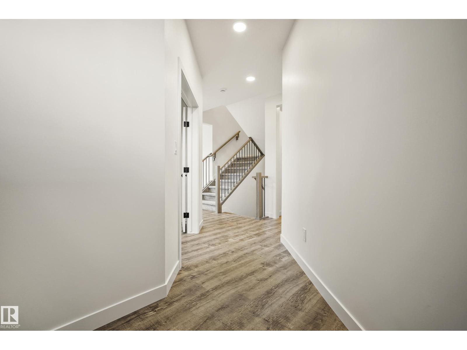 












31 PRESCOTT CL

,
Spruce Grove,




Alberta
T7X0R3

