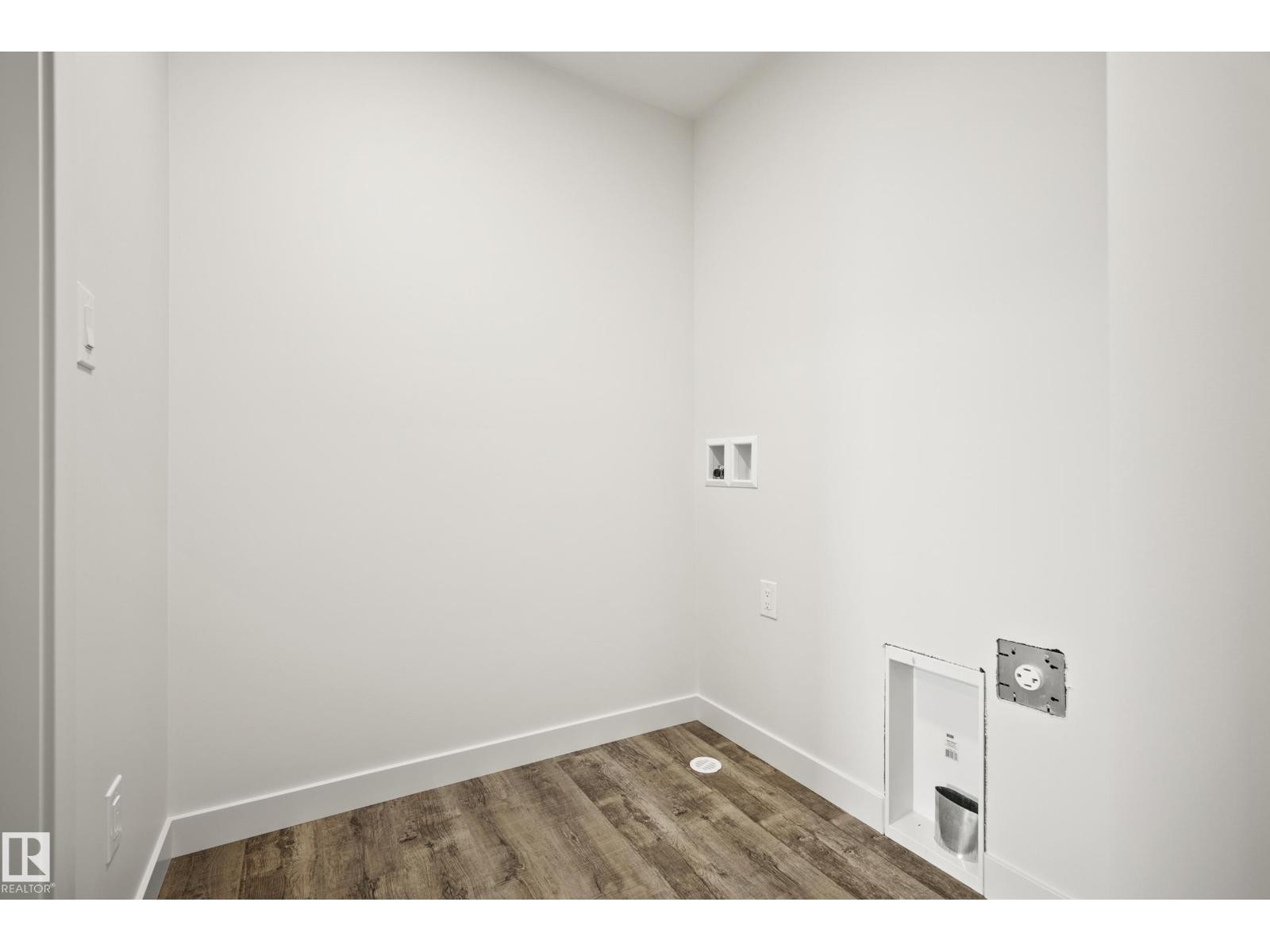 












31 PRESCOTT CL

,
Spruce Grove,




Alberta
T7X0R3

