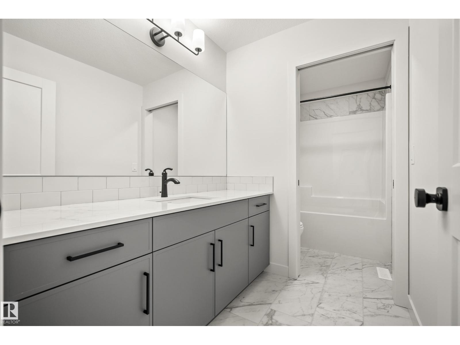 












31 PRESCOTT CL

,
Spruce Grove,




Alberta
T7X0R3

