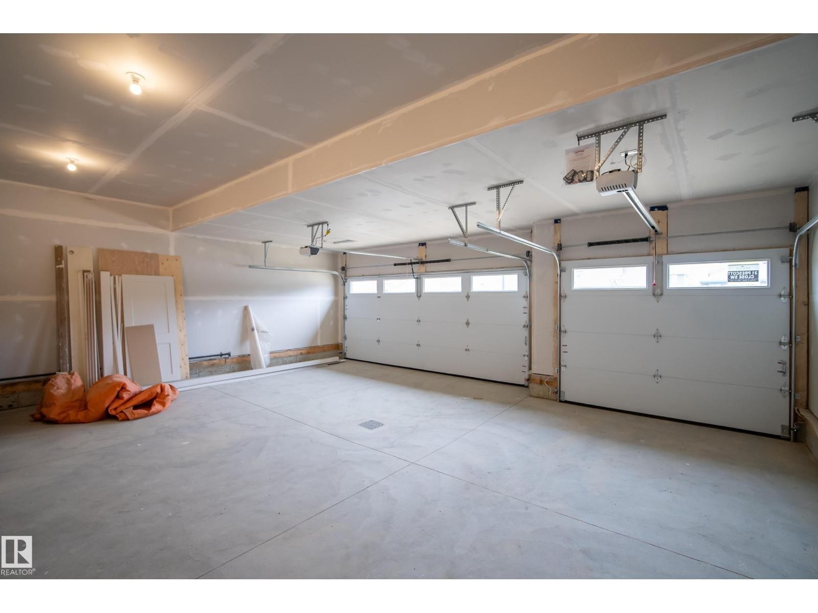












31 PRESCOTT CL

,
Spruce Grove,




Alberta
T7X0R3

