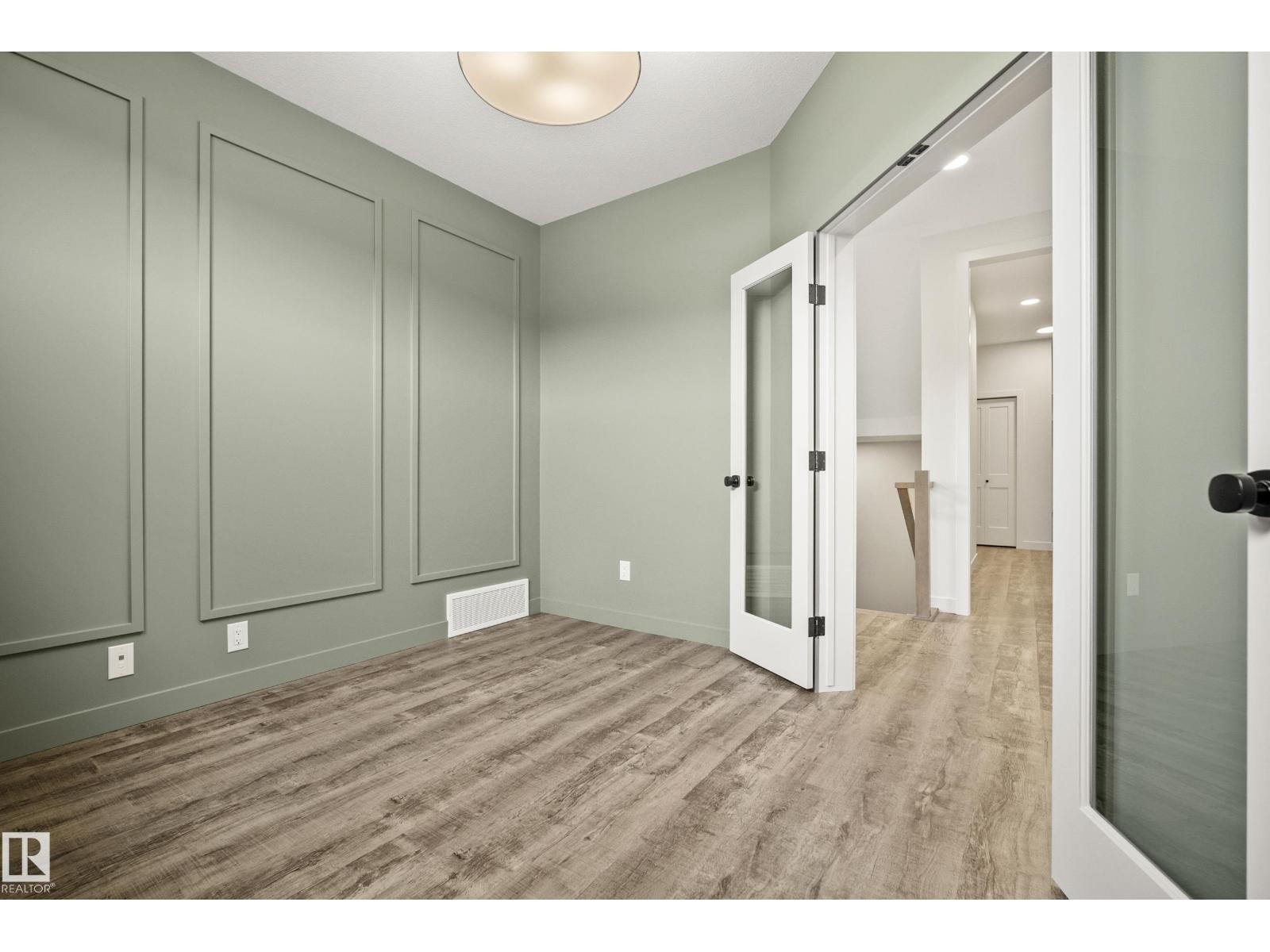 












31 PRESCOTT CL

,
Spruce Grove,




Alberta
T7X0R3

