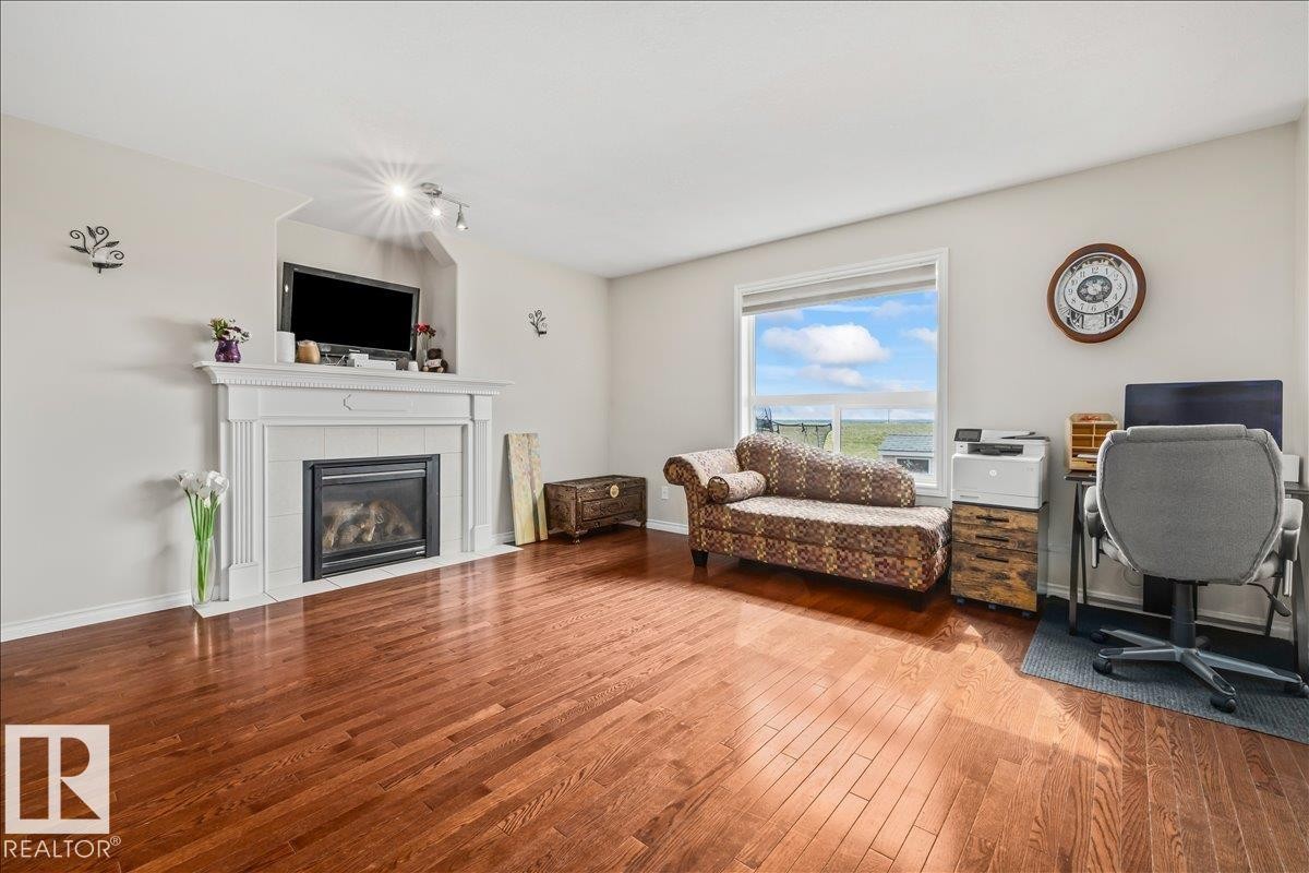 












76 NAPOLEON CR

,
St. Albert,




Alberta
T8N1C8

