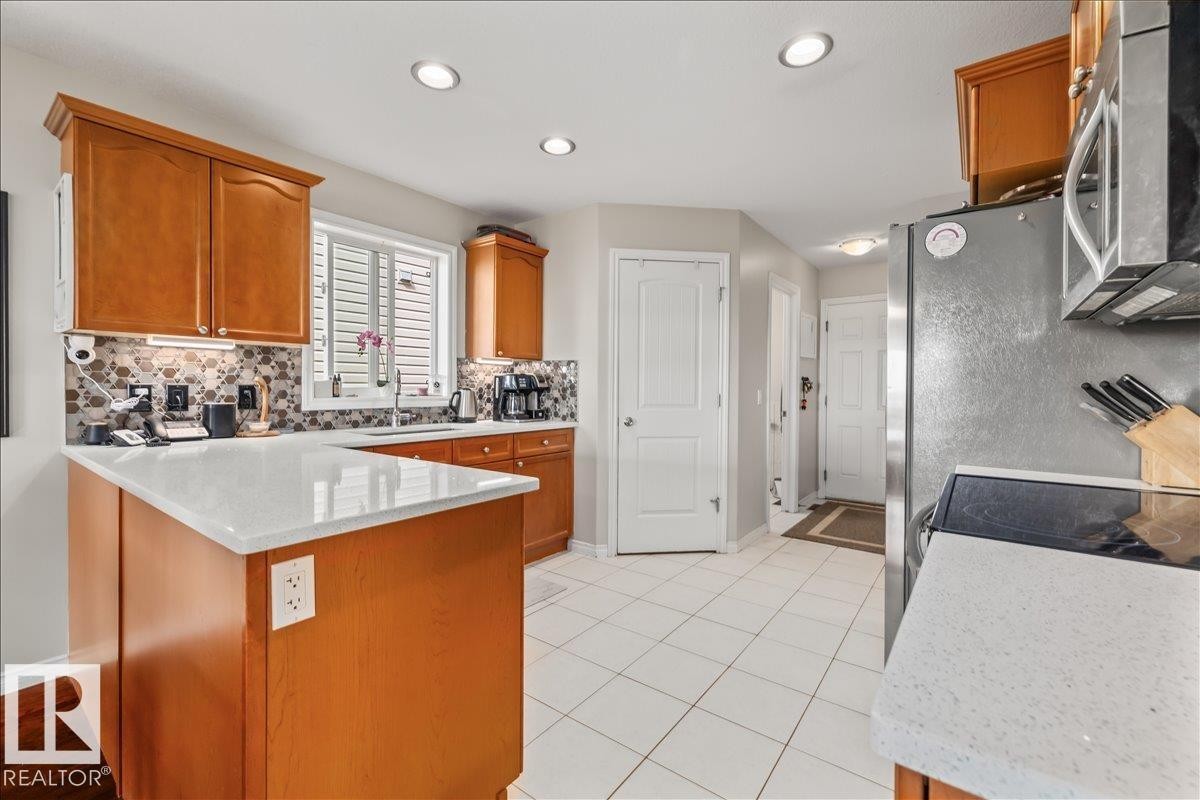 












76 NAPOLEON CR

,
St. Albert,




Alberta
T8N1C8

