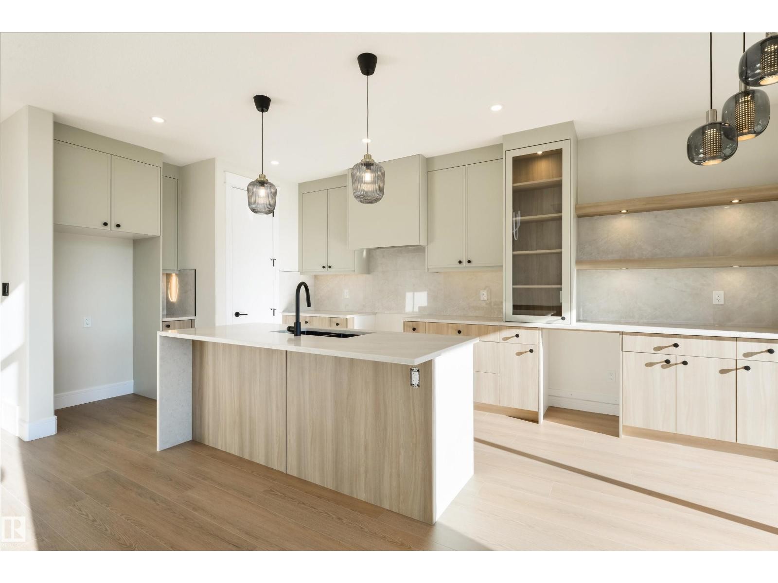 












1311 Hawks Ridge Link NW

,
Edmonton,




Alberta
T5S0X5

