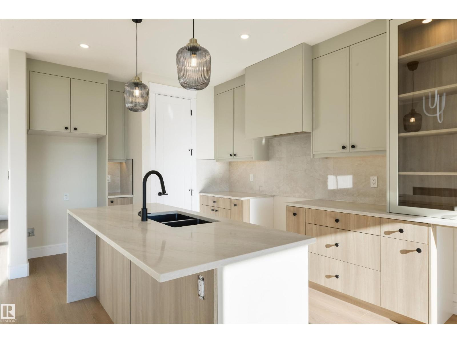 












1311 Hawks Ridge Link NW

,
Edmonton,




Alberta
T5S0X5

