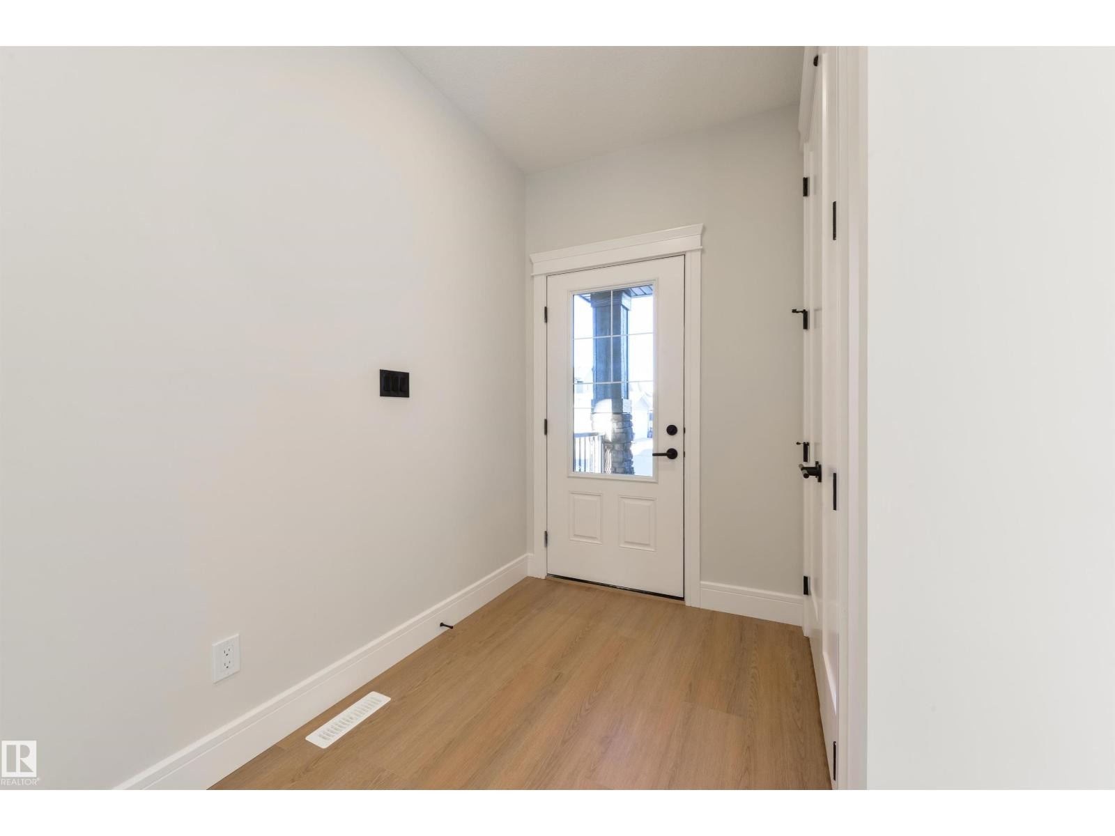 












1311 Hawks Ridge Link NW

,
Edmonton,




Alberta
T5S0X5

