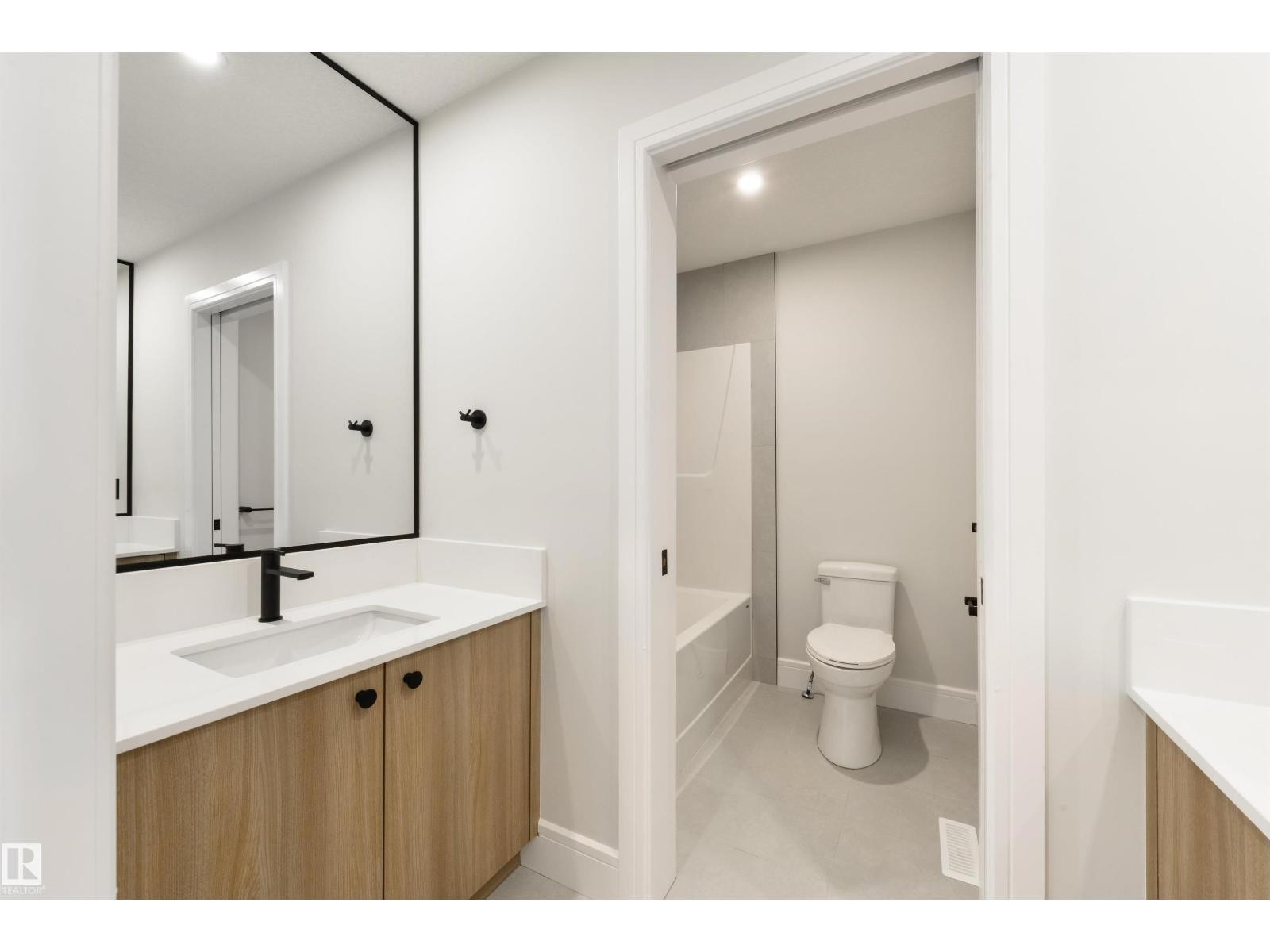 












1311 Hawks Ridge Link NW

,
Edmonton,




Alberta
T5S0X5

