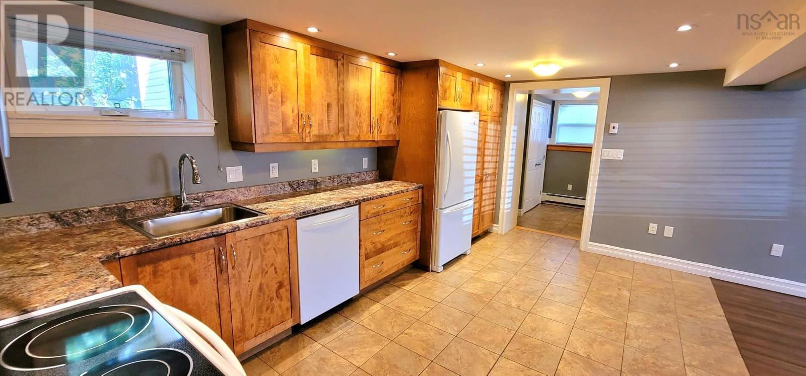 












3500 Rowe Avenue

,
Halifax,




Nova Scotia
B3L4C7

