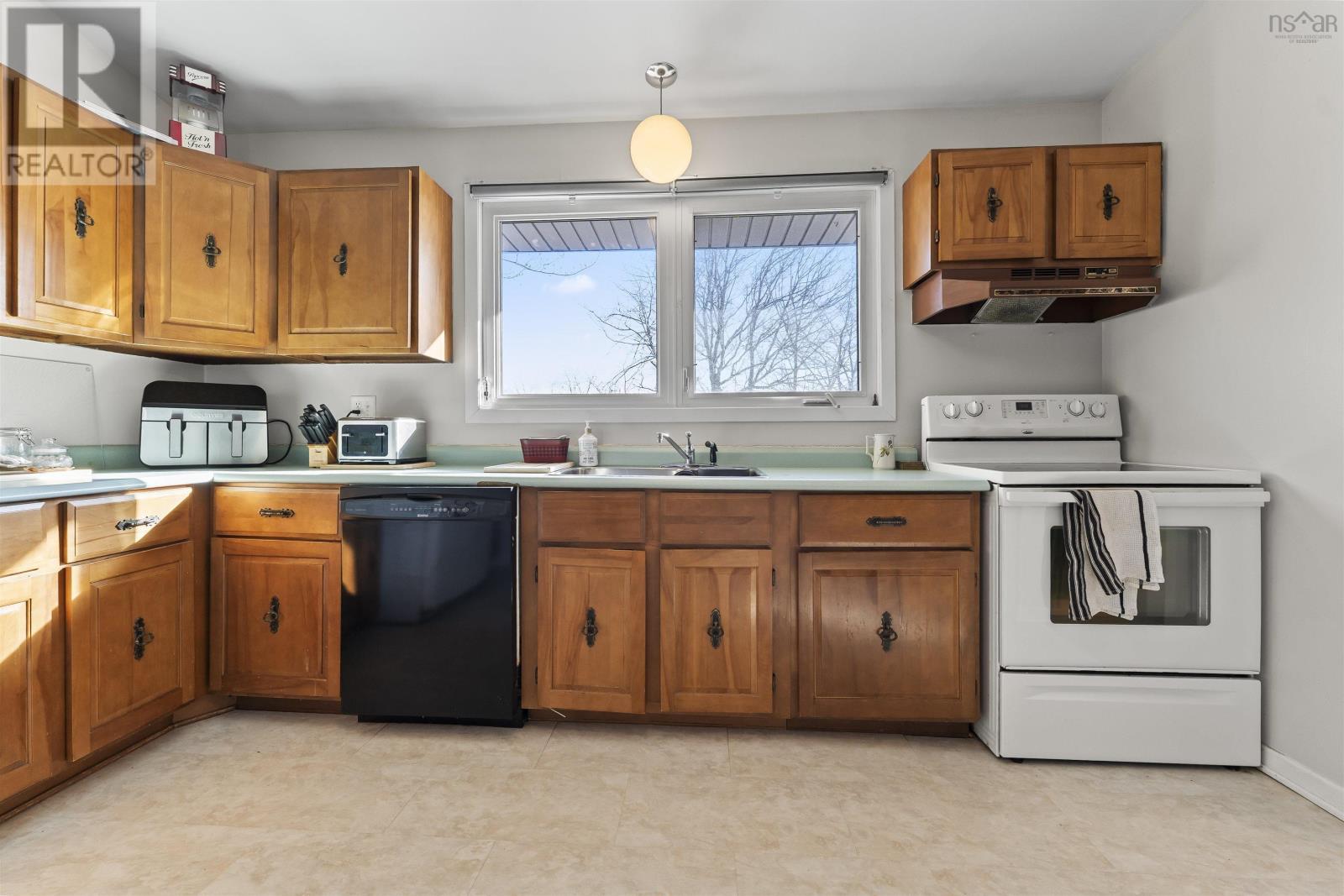 












32 Delwood Pl

,
Colby Village,




Nova Scotia
B2V1S5

