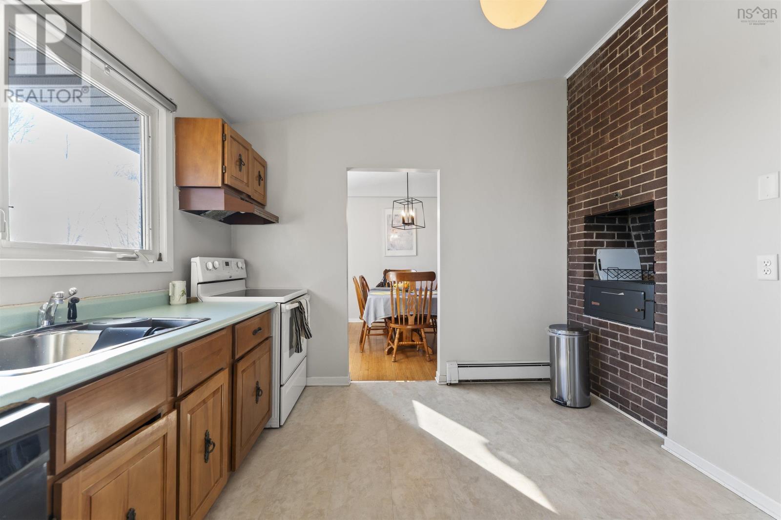 












32 Delwood Pl

,
Colby Village,




Nova Scotia
B2V1S5


