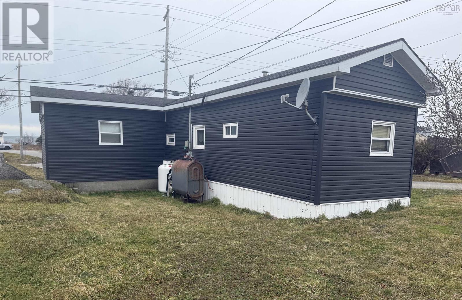 












2961 Main Street

,
Lower Clarks Harbour,




Nova Scotia
B0W1P0

