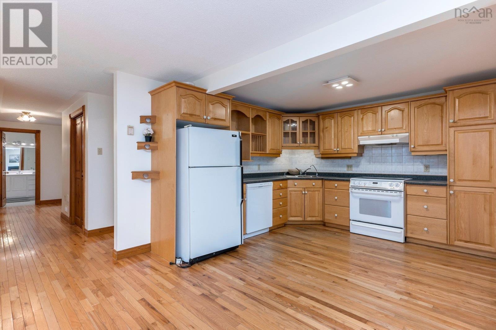 












252 Howe Avenue

,
Fall River,




Nova Scotia
B2T1H7

