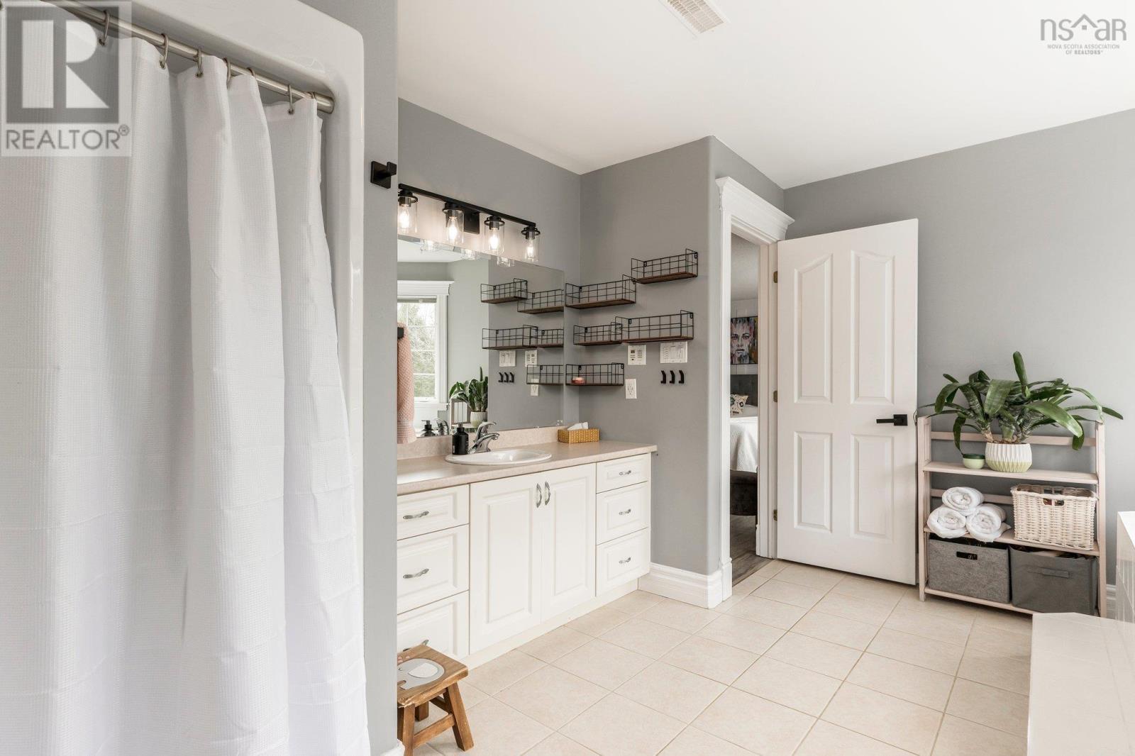 












67 Taylor Drive

,
Windsor Junction,




Nova Scotia
B2T1K7

