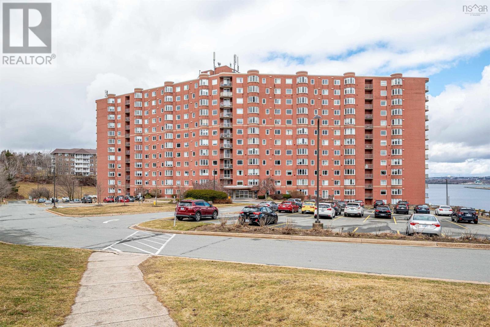 












525 45 Vimy Avenue

,
Halifax,




Nova Scotia
B3M4C5

