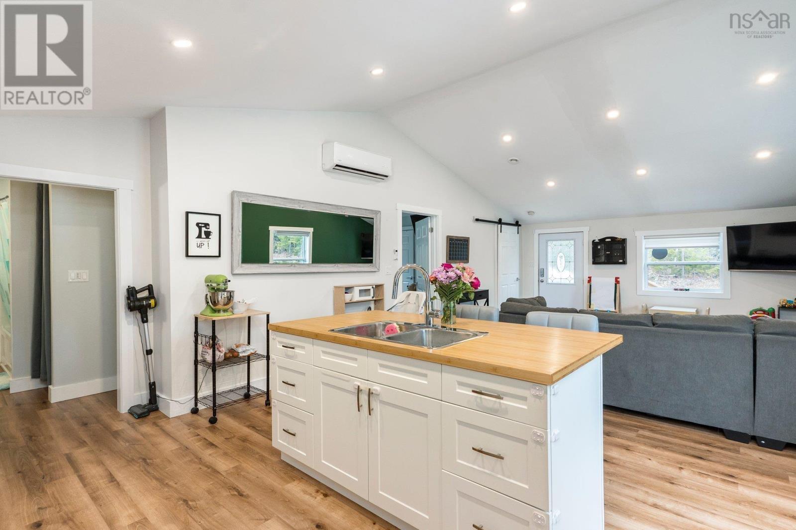 












206 Monte Vista Road

,
Enfield,




Nova Scotia
B2T1H9

