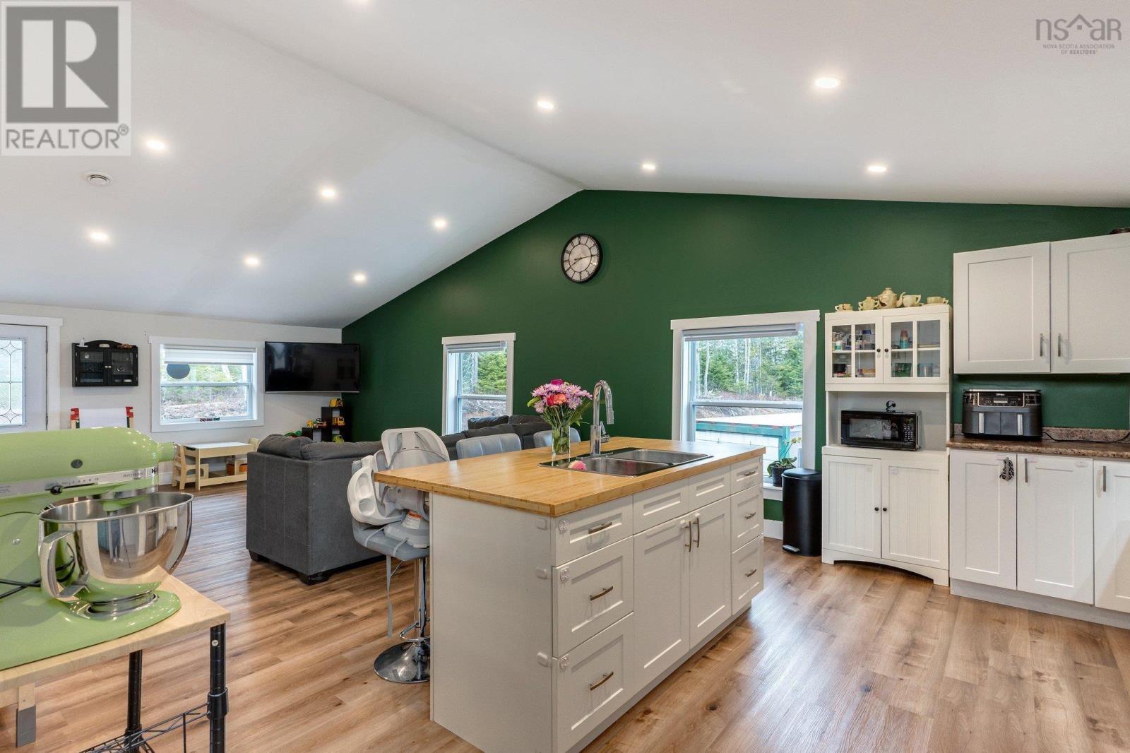 












206 Monte Vista Road

,
Enfield,




Nova Scotia
B2T1H9

