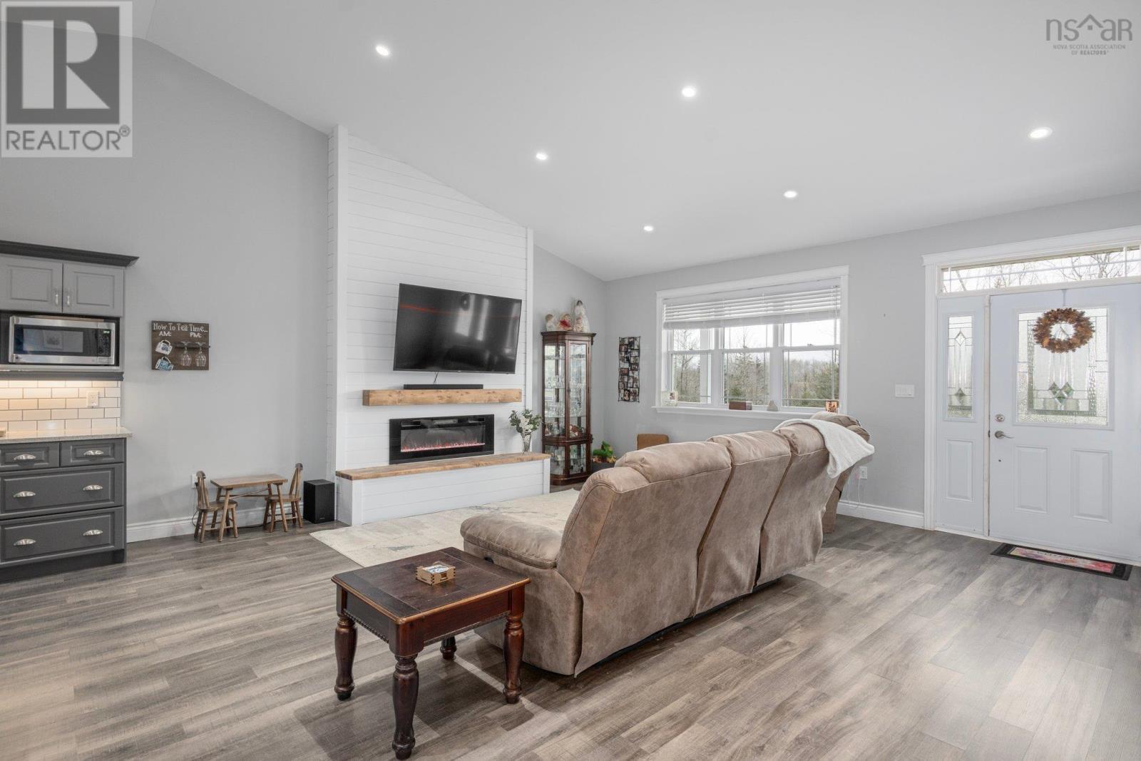 












206 Monte Vista Road

,
Enfield,




Nova Scotia
B2T1H9

