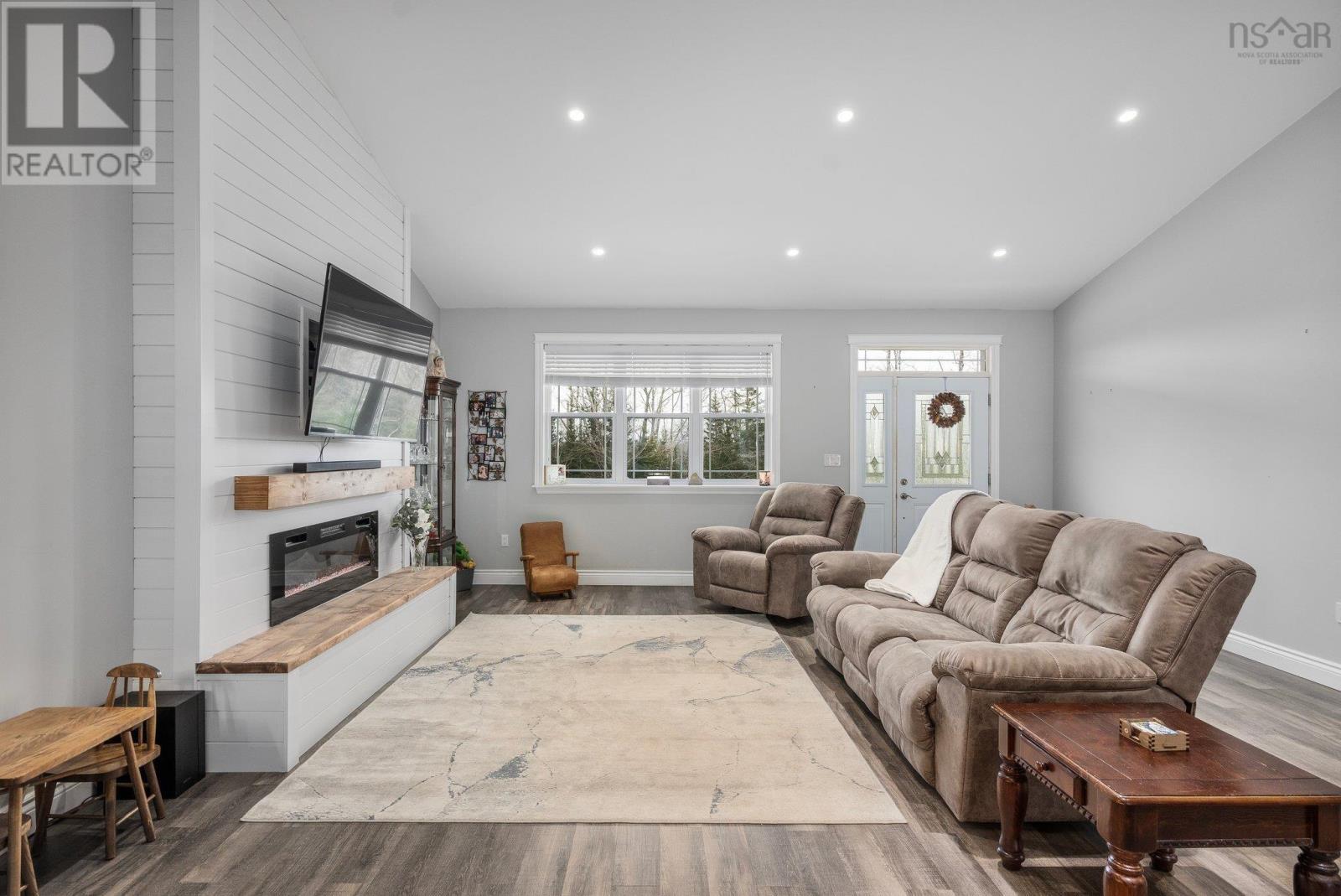 












206 Monte Vista Road

,
Enfield,




Nova Scotia
B2T1H9

