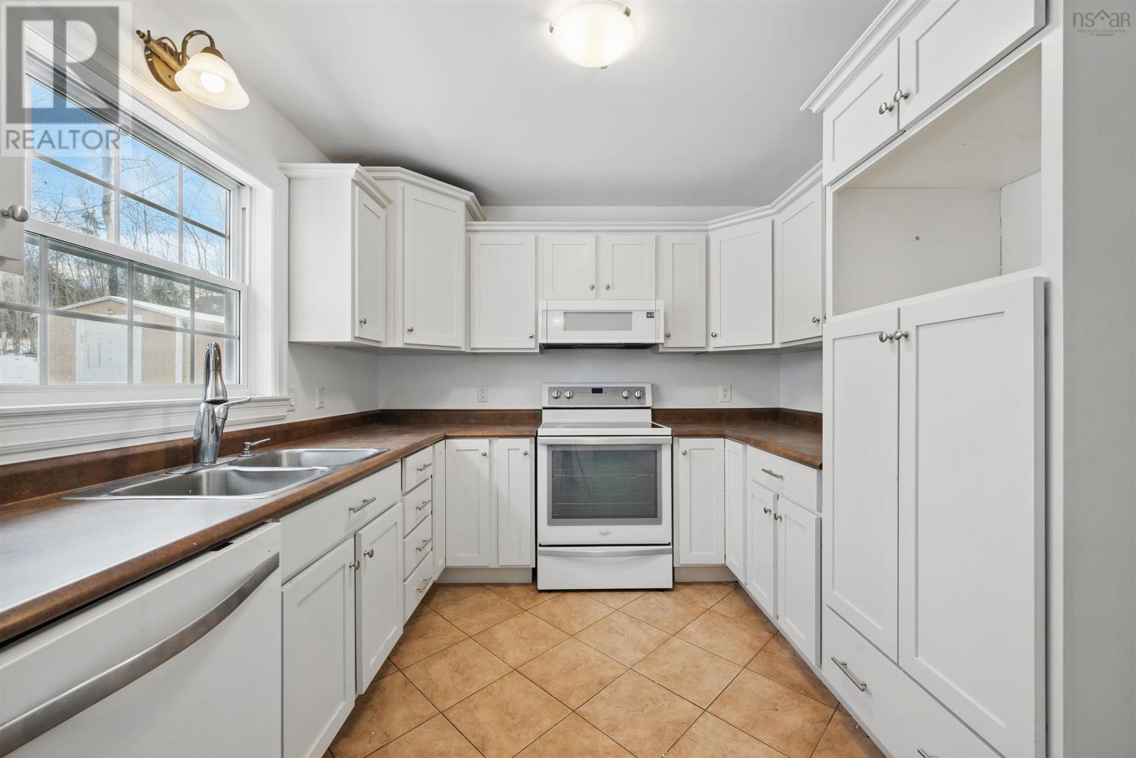 












95 Birch Hill Run

,
Upper Sackville,




Nova Scotia
B4E3G8

