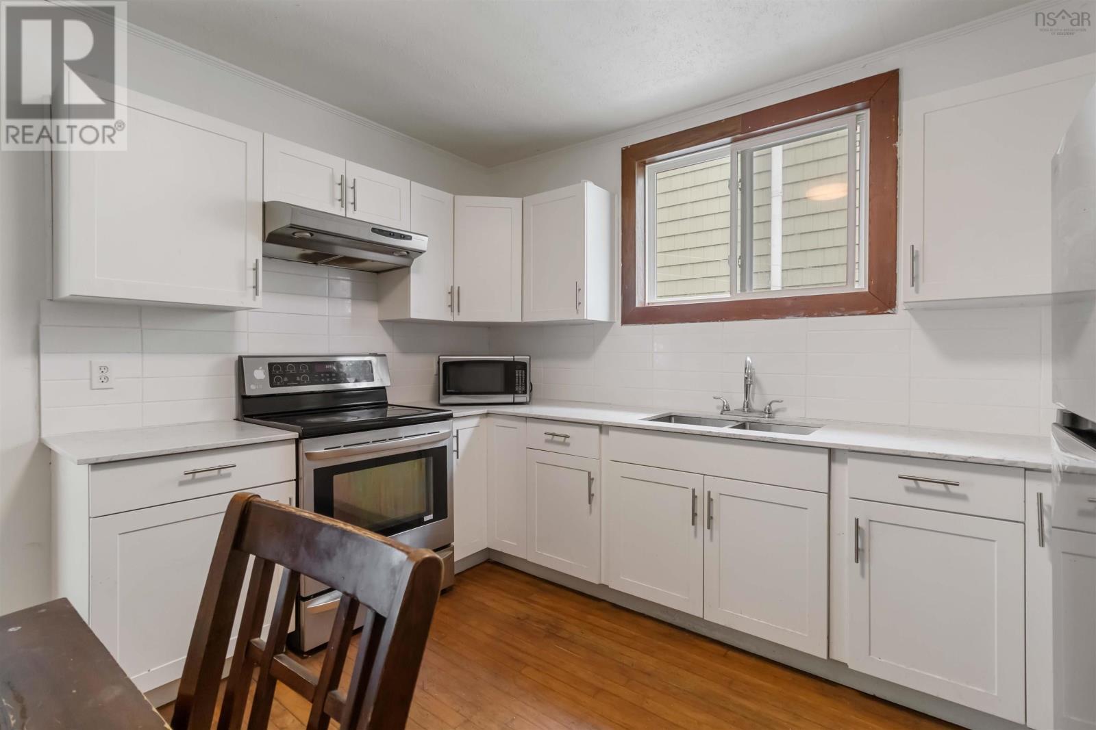 












16 Birches Drive

,
Halifax,




Nova Scotia
B3N1J1


