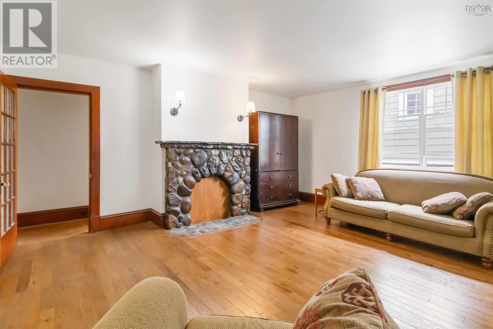 












16 Birches Drive

,
Halifax,




Nova Scotia
B3N1J1

