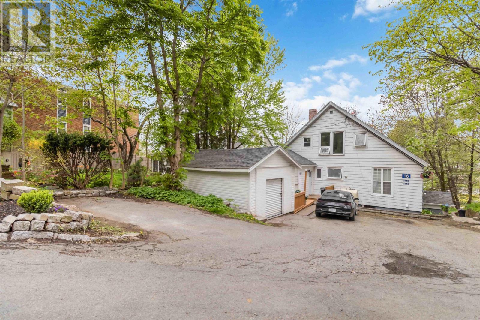 












16 Birches Drive

,
Halifax,




Nova Scotia
B3N1J1

