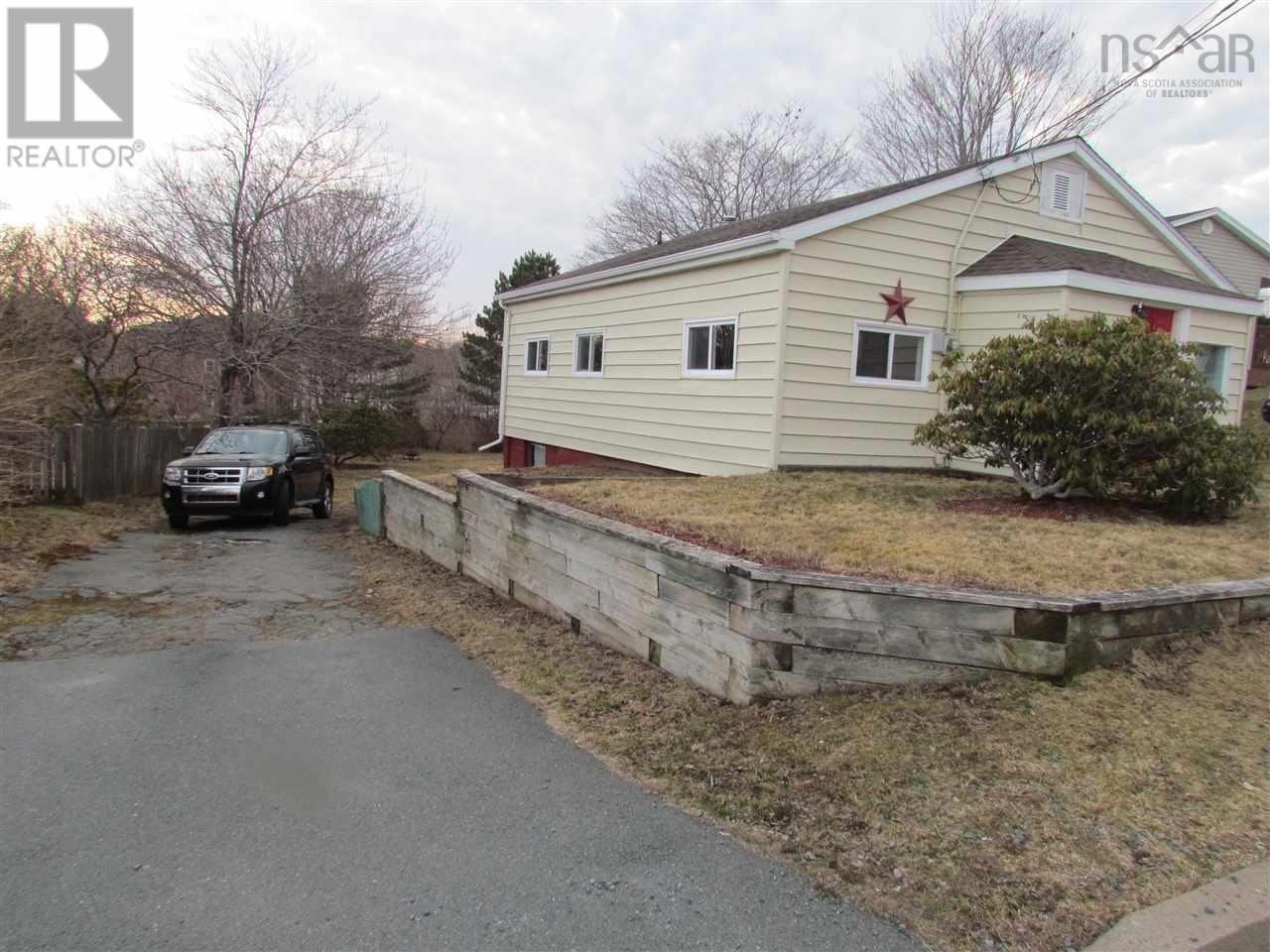 












32 Circle Drive

,
Halifax,




Nova Scotia
B3P1K2


